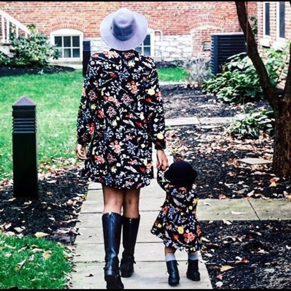 ✨SOLD✨ Mommy and me Matching/twinning Dresses